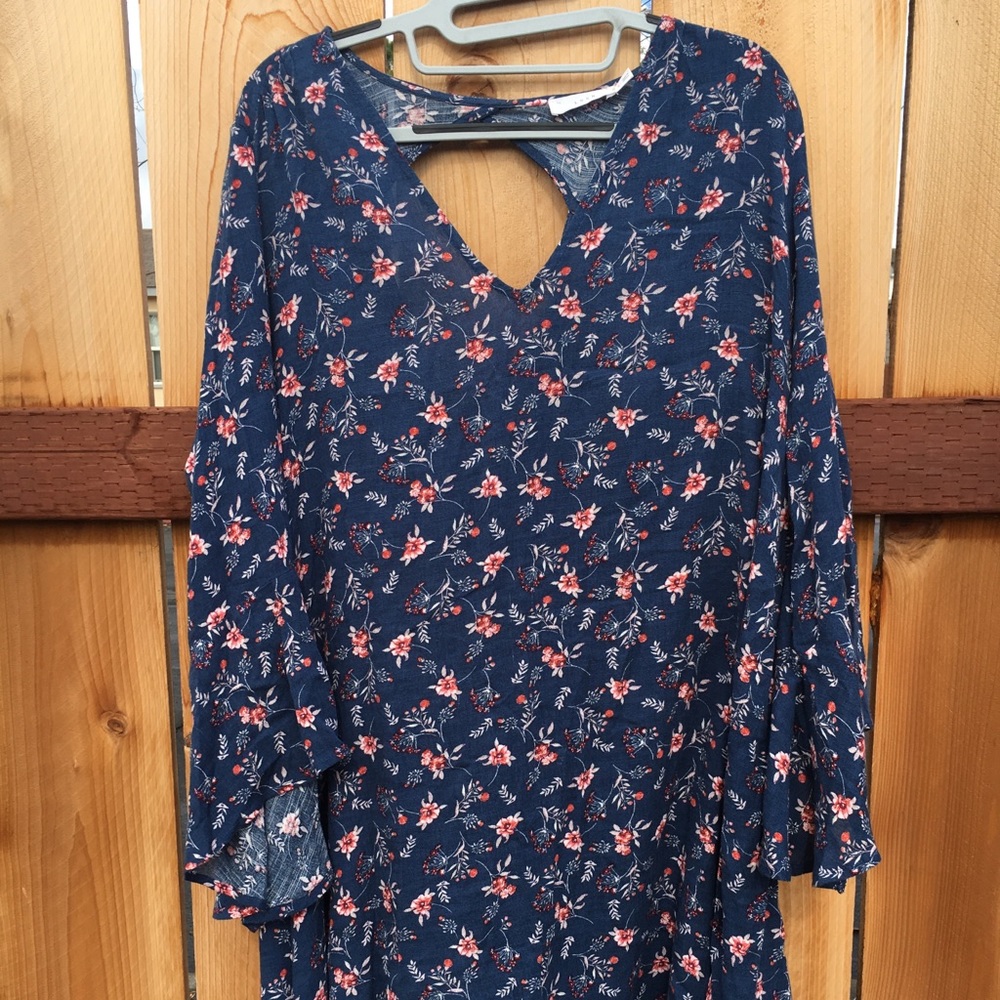 Bell sleeve swing dress